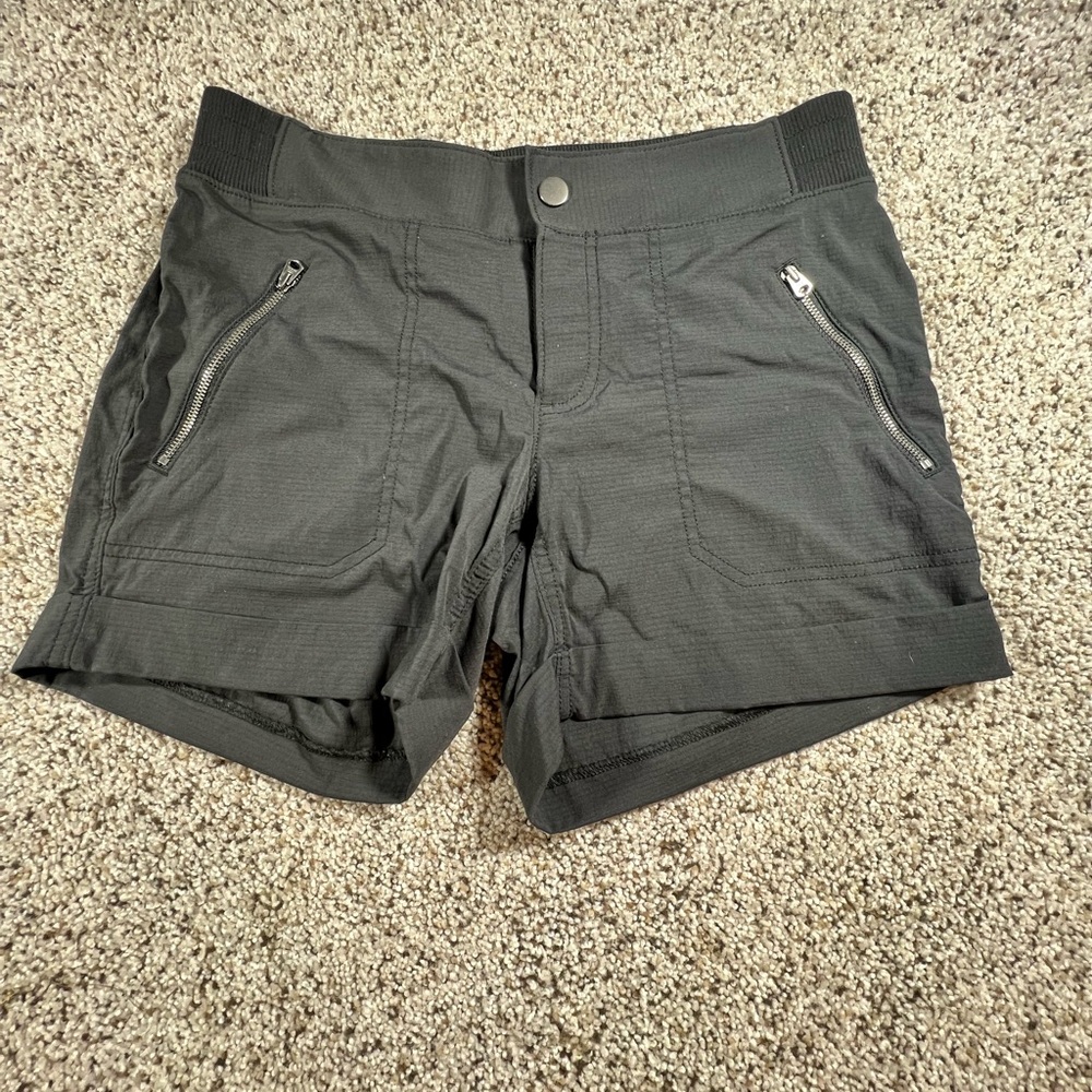 Athleta Women’s Trekkie North Short Size 6